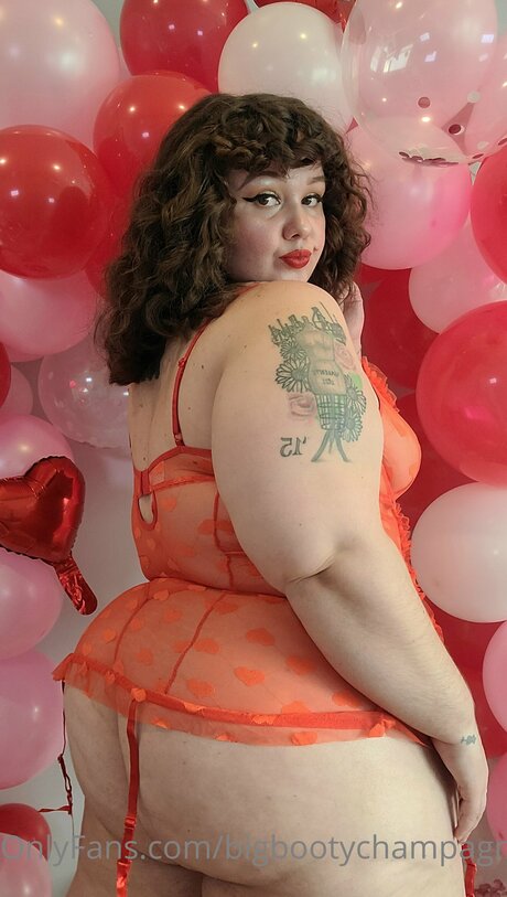 Bigbootychampagne star naked image