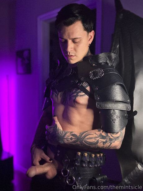 Themintsicle hot model pics