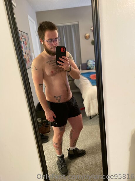 Dylandixon nude model gallery