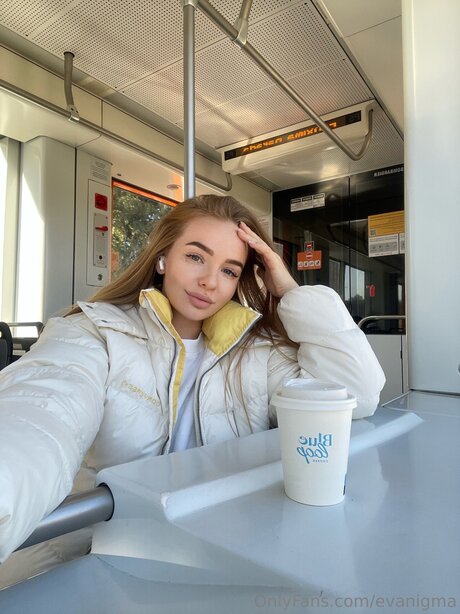 Evanigma Oftv nudes model picture