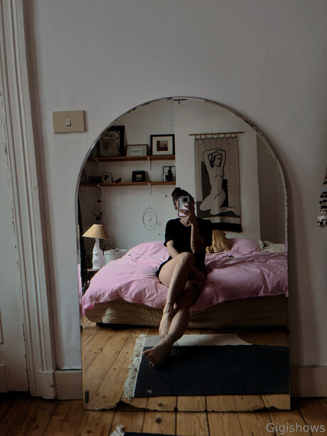 Gigi Shows art star picture