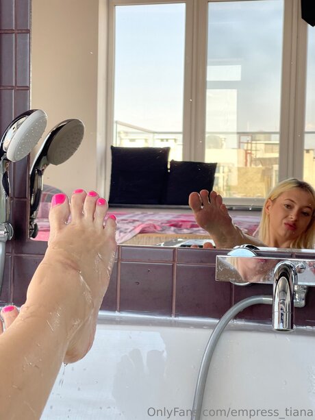 Empress Tiana star nudes image