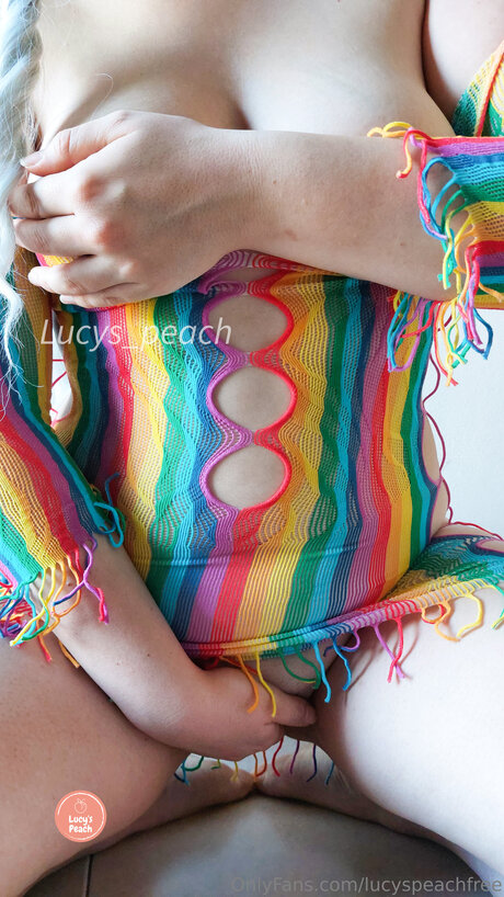 Lucyspeachfree pretty actress pictures