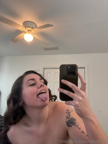 Lissygirl20 pornstar hd images