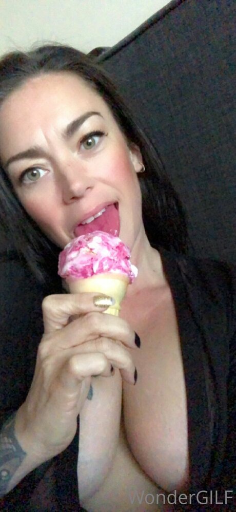 Wondergilf hd actress photo