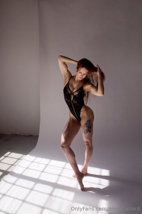 Oliviaballard nudes model picture