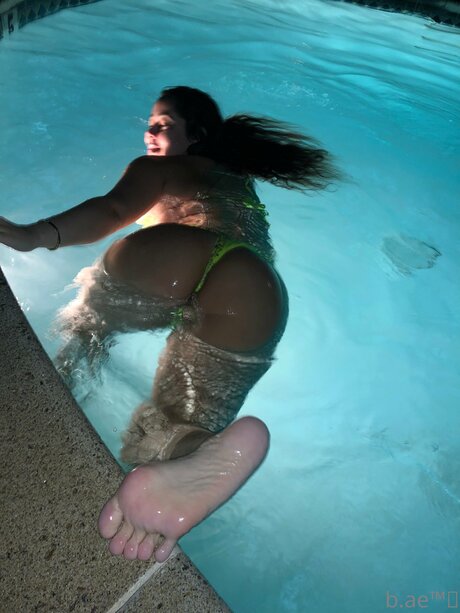 B Aee pornstar nude photos