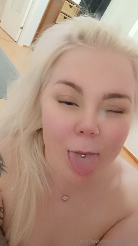 Henksum pornstar nudes picture