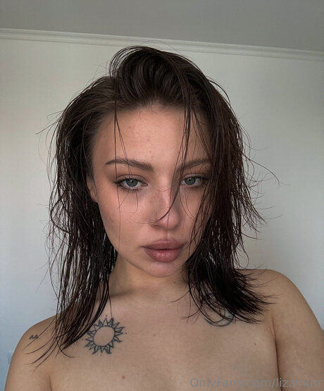 Lizzmurr nude pornstar archive