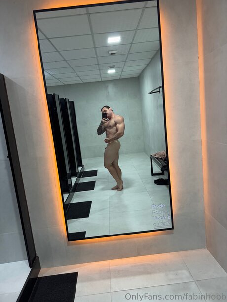 Fabinhobb star nude images