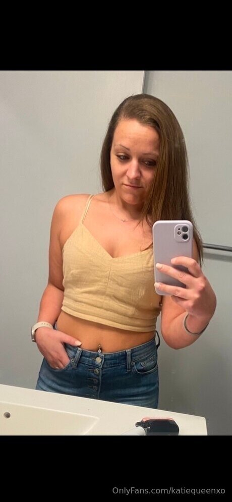 Katiequeenxo art model photos