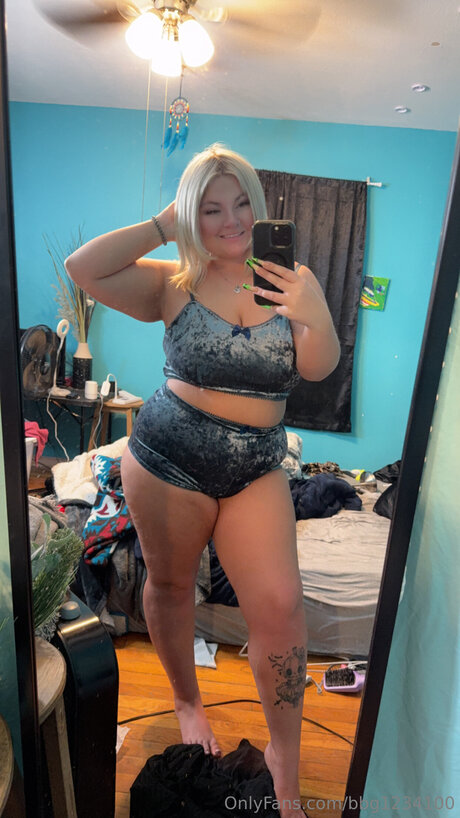 latina onlyfans sexy nude picture