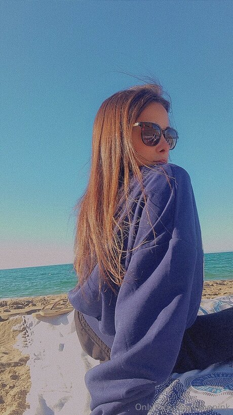 Cccbeliw pornstar naked pic