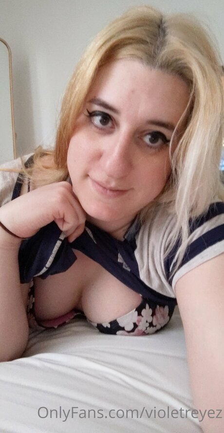 Violetreyez perfect model pics