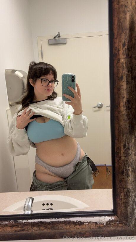 Lilsuccuwubus star erotic picture