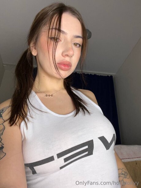 Hollidollyy naked star image