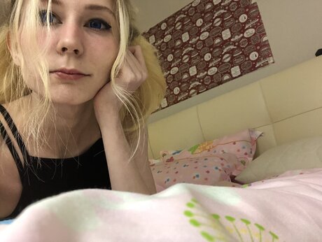 Evswezfree model photos