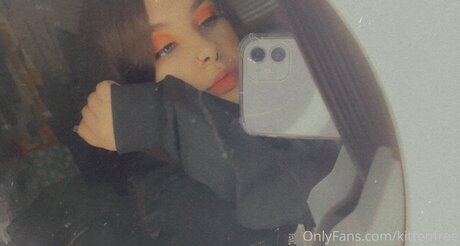 Luvrlys model hd gallery