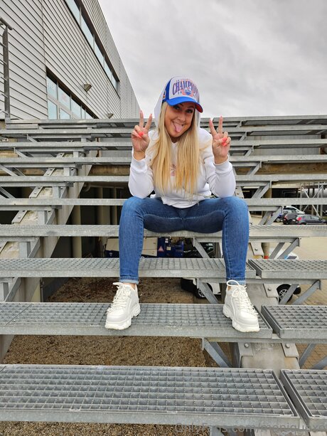 Moniquexo star xxx images