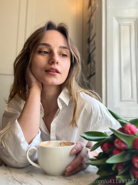 Milsmils star sexy image