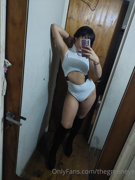 Thegreeneye model perfect pics