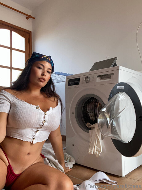 Yareliroses star high quality pics