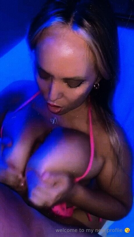 Ani Free pornstar naked gallery