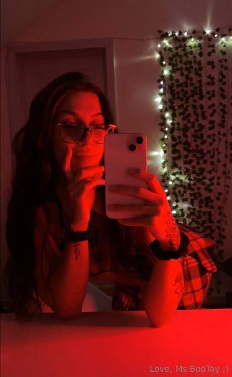 giantess onlyfans pornographic image