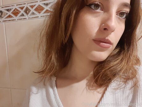 Emileying nudes model pics