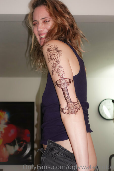 Uglywatercolor art actress archive