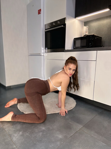 Loonamax hot actress image