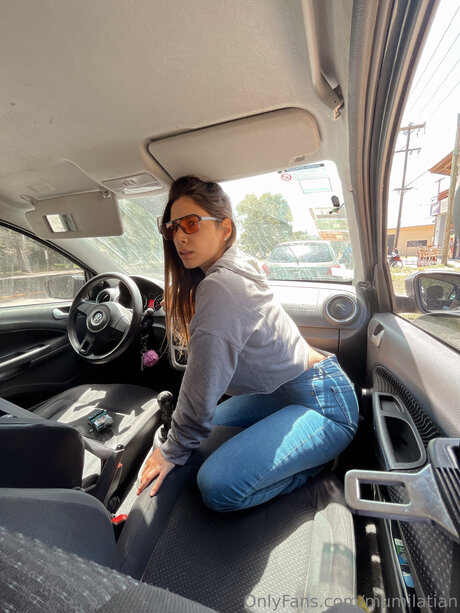 Mumilatian star sexy images