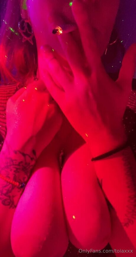 Toiaxxx pornstar pretty img