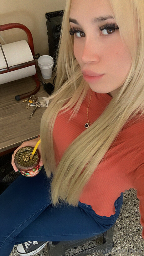 Honeymartina model art pictures