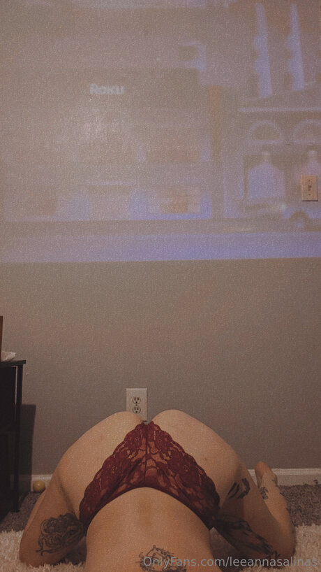 Leeannasalinas model nice photo