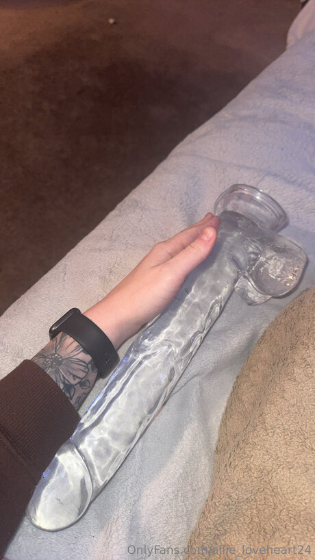 Allie Loveheart24 model sexy galleries