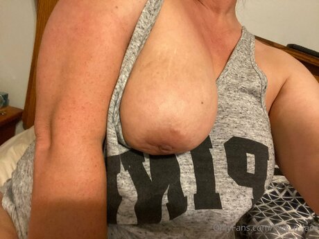 Love N Lace top star pic