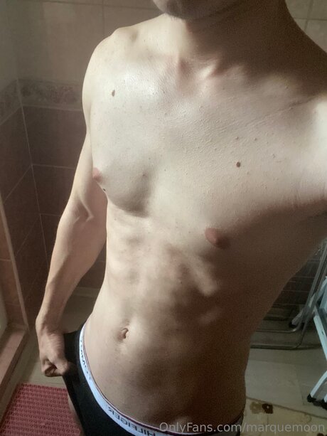 Marquemoon model perfect image