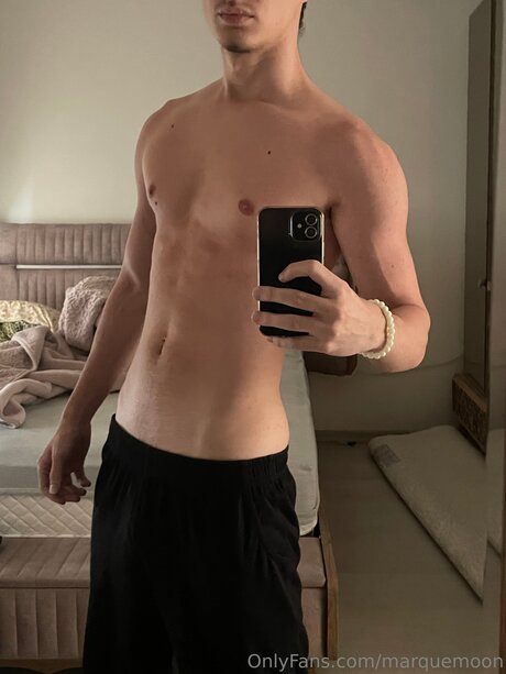 Marquemoon model adult photos