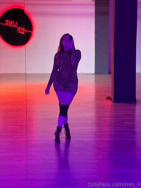 Mrs N model sexy img