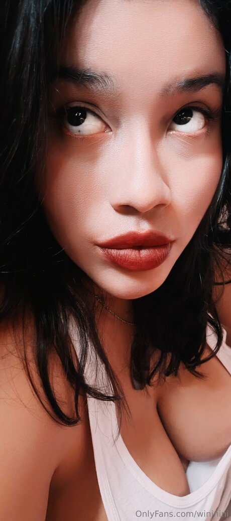 Wininini model sexy gallery