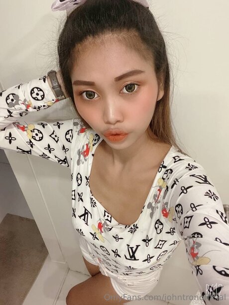 Johntronofficial best model img