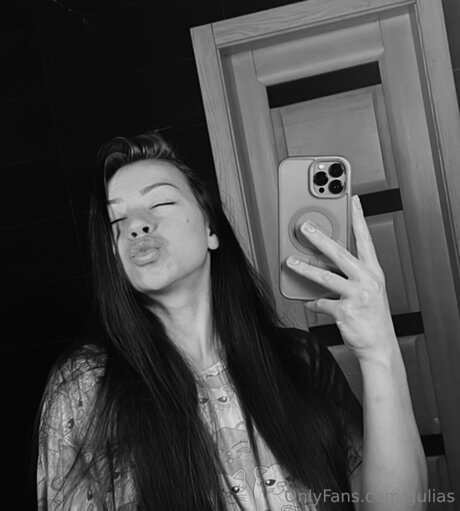 Gulias model hot picture