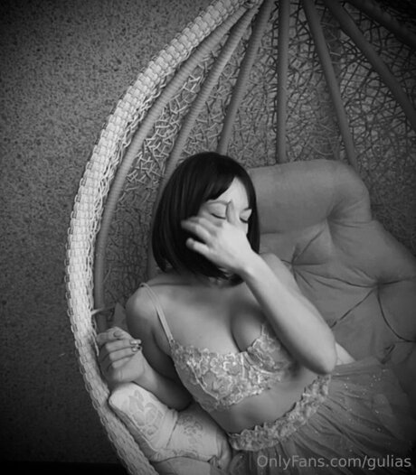 Gulias model beautiful picture