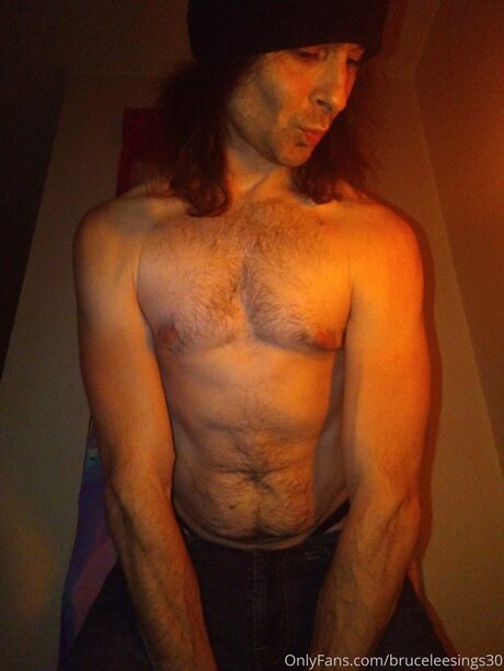 Bruceleesings30 model beautiful pic