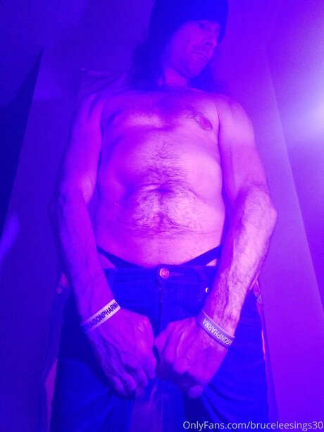 Bruceleesings30 nice actress galleries