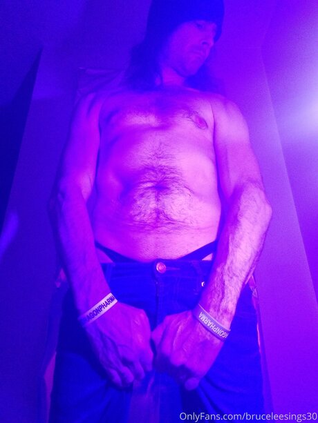 Bruceleesings30 star free galleries