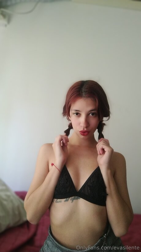 squirt teen onlyfans naked pic