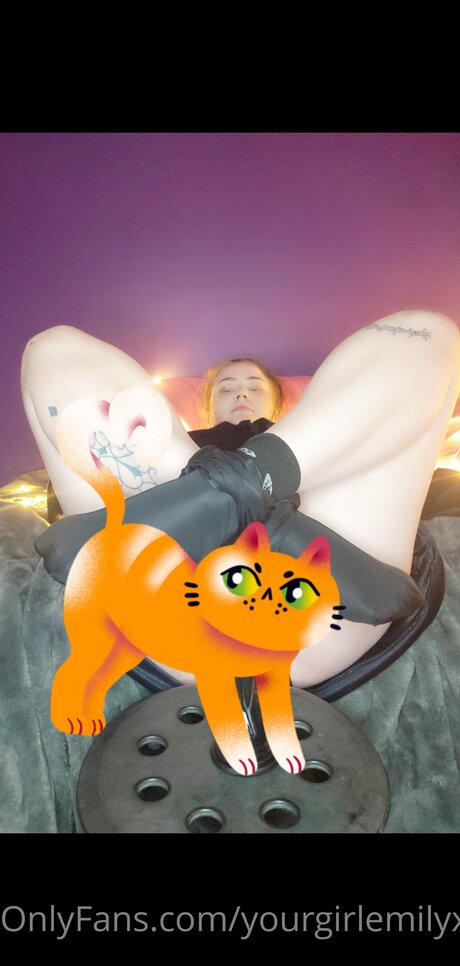 Yourgirlemilyx erotic pornstar photo