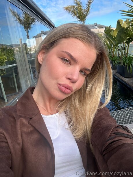 Cozylana star hd photos